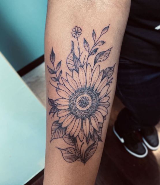 Flower tattoo by Deadpigeon (black & grey)
