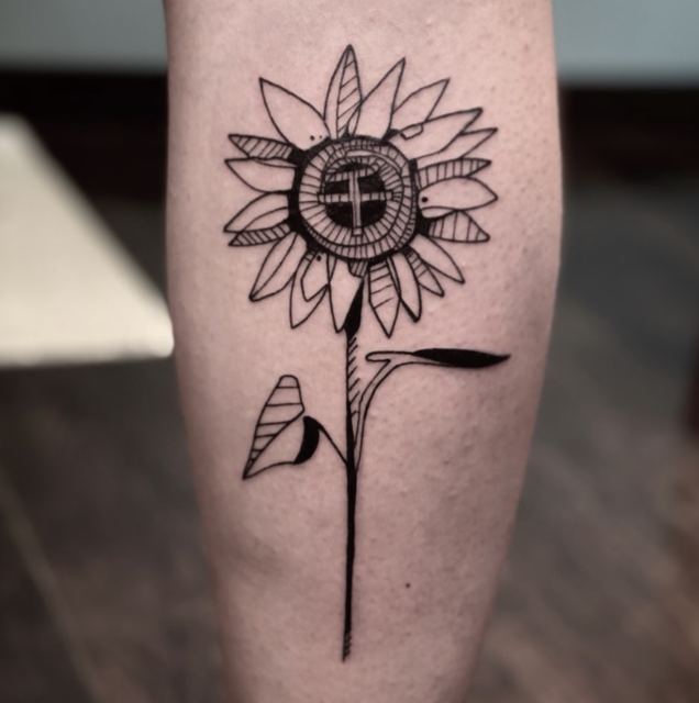 Flower tattoo by Deadpigeon (black & grey)