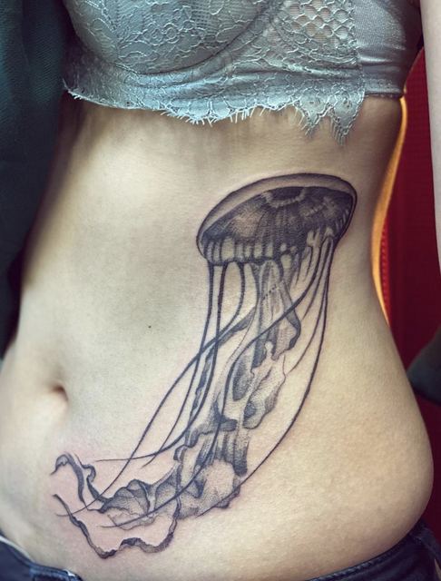 Jelly Fish tattoo by Deadpigeon (black & grey)