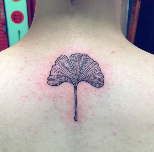 Leaf tattoo by Deadpigeon (black & grey)