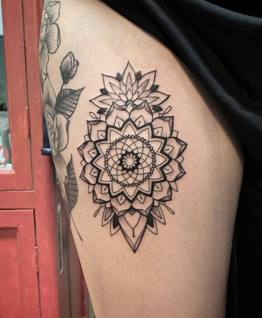 Mandala tattoo by Deadpigeon (black & grey)